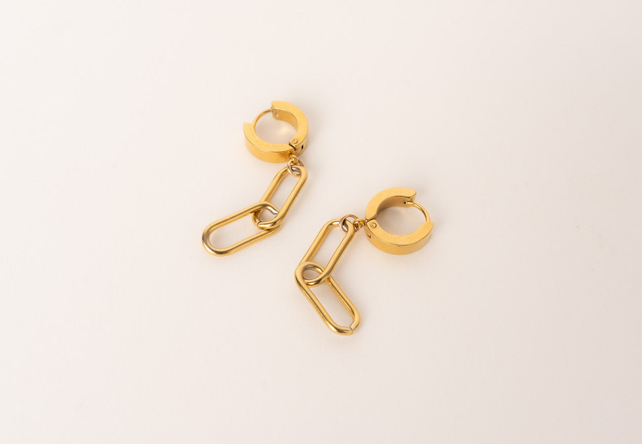 Chain Link Huggie Hoops